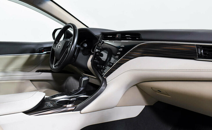 Toyota Camry - Фото 8