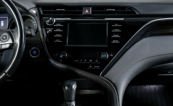 Toyota Camry - Фото 9