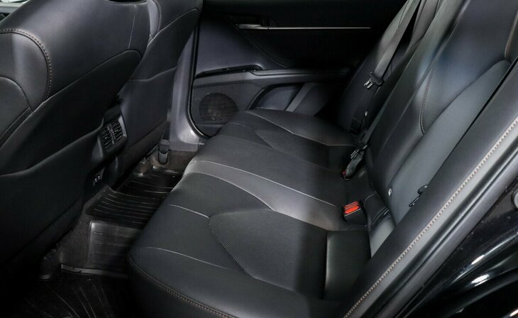 Toyota Camry - Фото 11