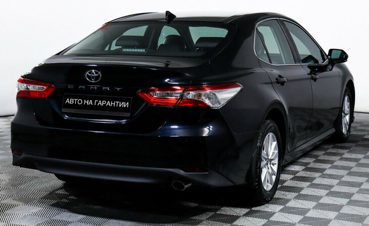 Toyota Camry - Фото 2