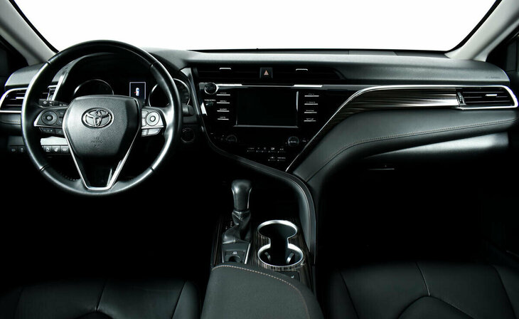 Toyota Camry - Фото 9