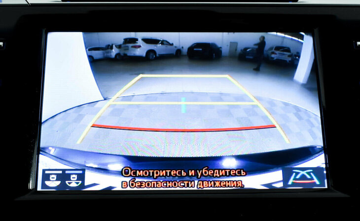 Toyota Camry - Фото 11