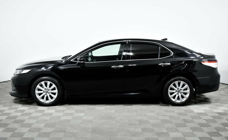 Toyota Camry - Фото 2