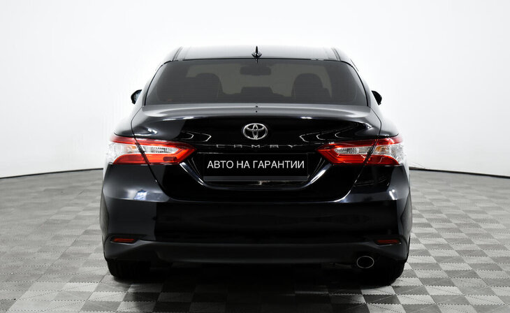 Toyota Camry - Фото 5