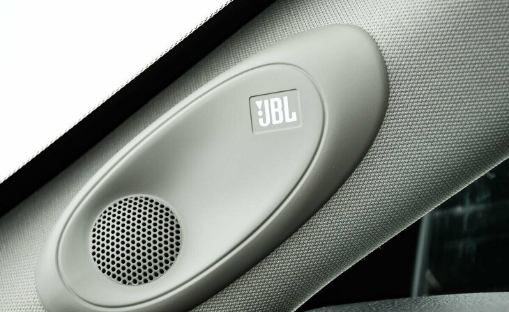 Toyota Camry - Фото 10