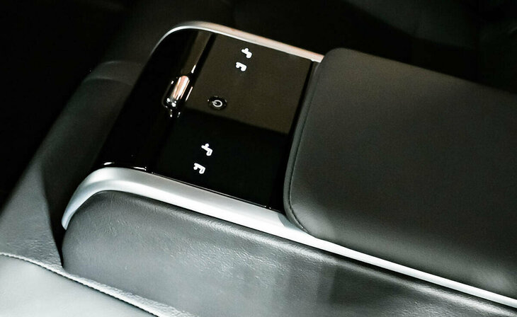 Toyota Camry - Фото 11