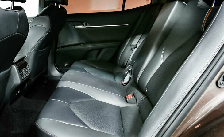 Toyota Camry - Фото 12