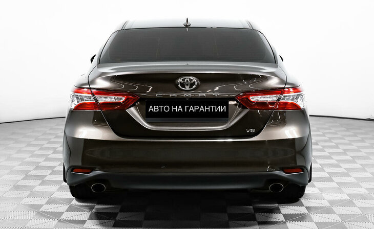 Toyota Camry - Фото 3