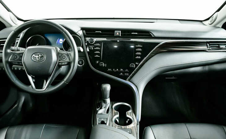 Toyota Camry - Фото 6