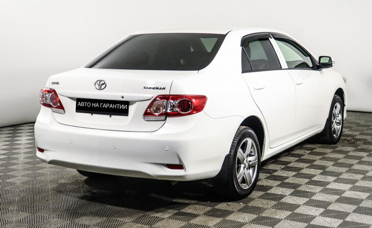 Toyota Corolla - Фото 2