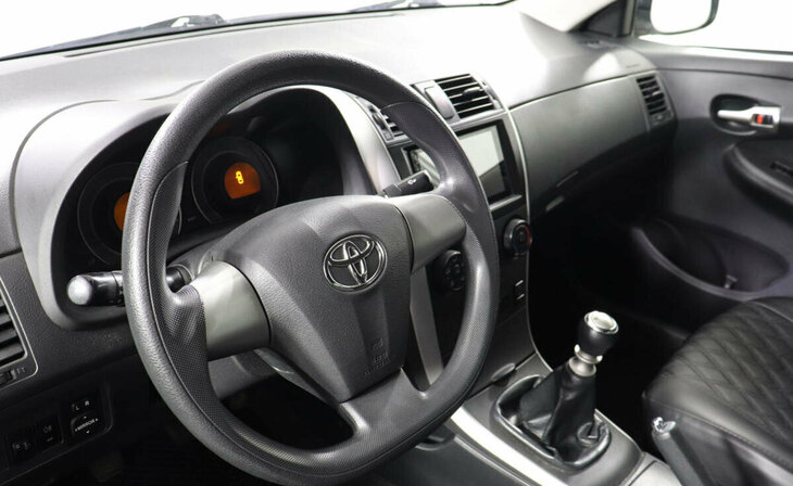 Toyota Corolla - Фото 6