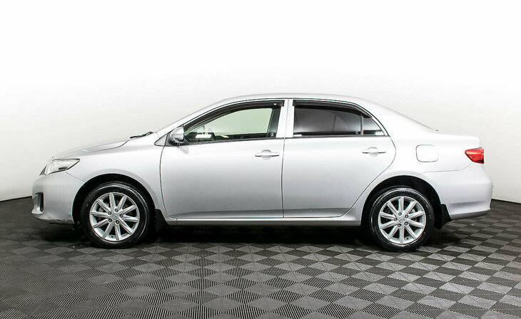 Toyota Corolla - Фото 2