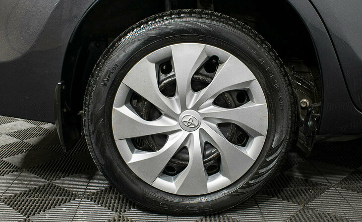 Toyota Corolla - Фото 7