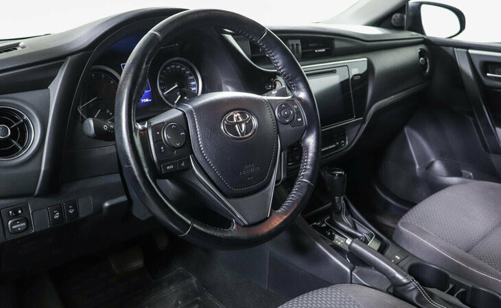 Toyota Corolla - Фото 6