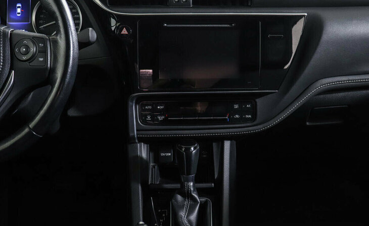 Toyota Corolla - Фото 7