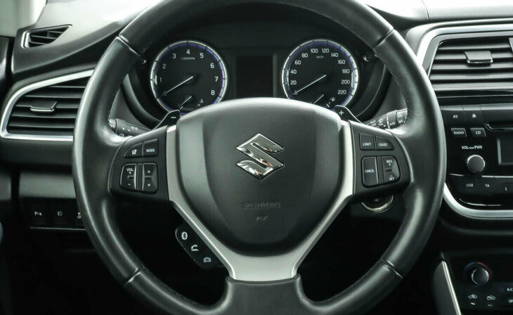 Suzuki SX4 - Фото 8