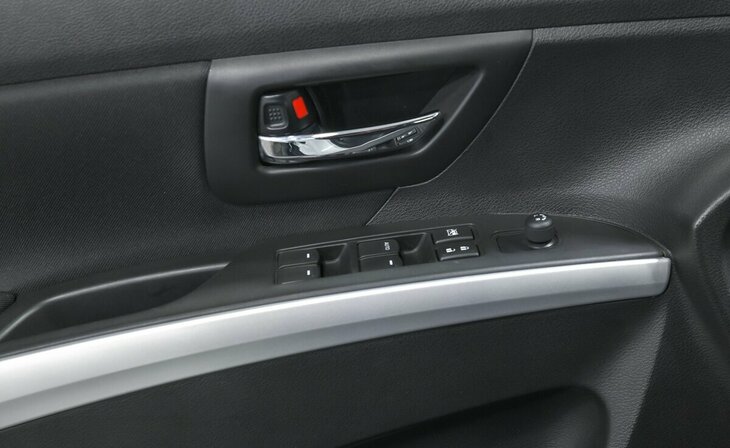 Suzuki SX4 - Фото 8