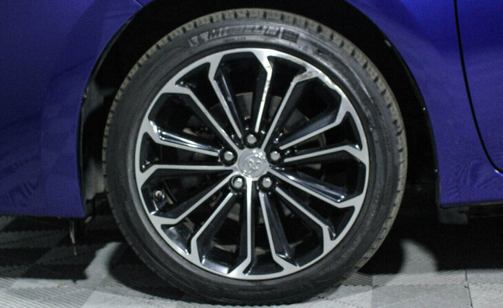 Toyota Corolla - Фото 4