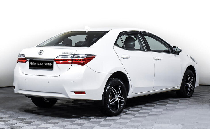 Toyota Corolla - Фото 4