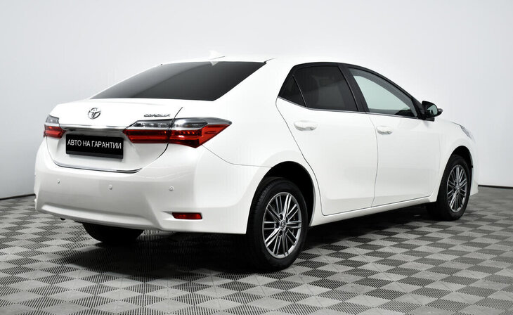 Toyota Corolla - Фото 3