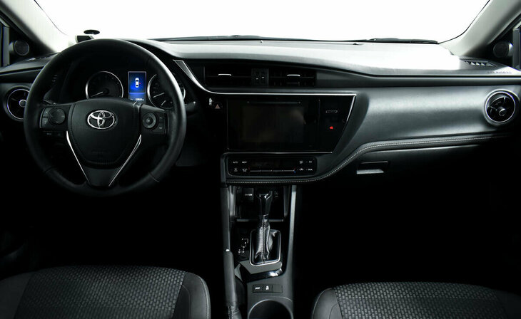 Toyota Corolla - Фото 8