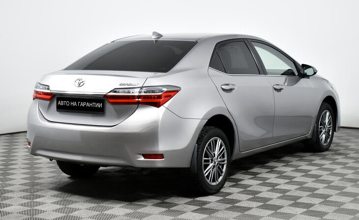 Toyota Corolla - Фото 4