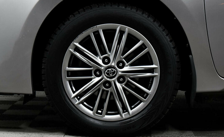 Toyota Corolla - Фото 7