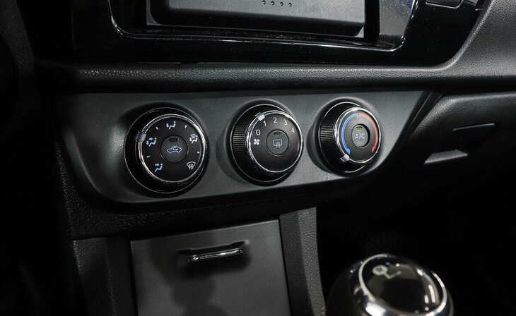 Toyota Corolla - Фото 11