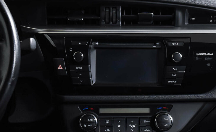 Toyota Corolla - Фото 11