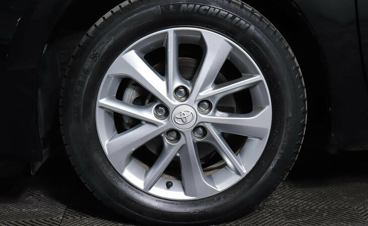 Toyota Corolla - Фото 4