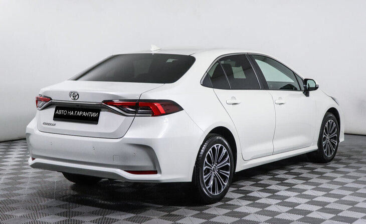Toyota Corolla - Фото 2