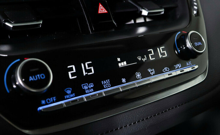 Toyota Corolla - Фото 15