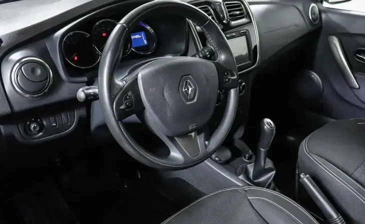 Renault Sandero - Фото 7