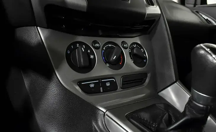 Ford Focus - Фото 13