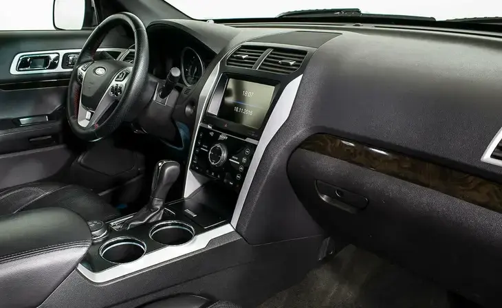 Ford Explorer - Фото 9