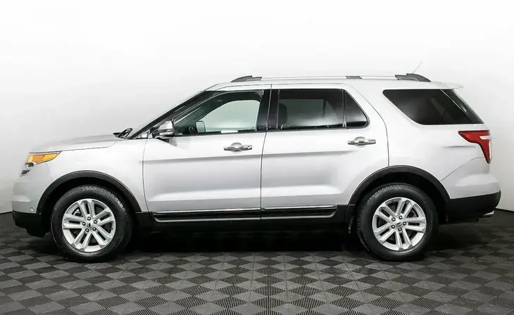 Ford Explorer - Фото 2