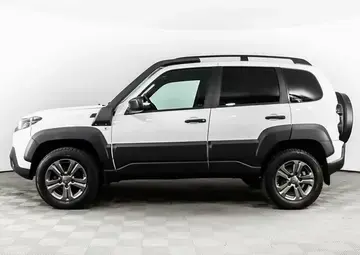 Lada Niva Travel
