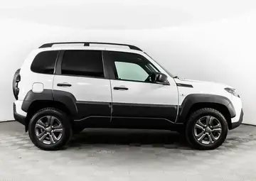 Lada Niva Travel