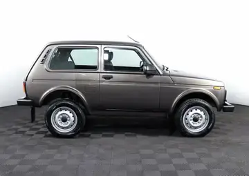 Lada Niva Legend
