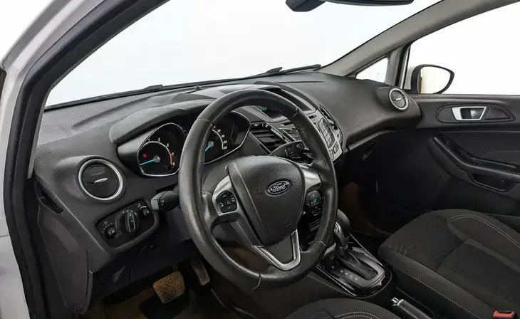Ford Fiesta - Фото 10