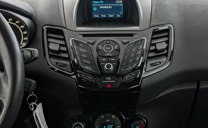 Ford Fiesta - Фото 15