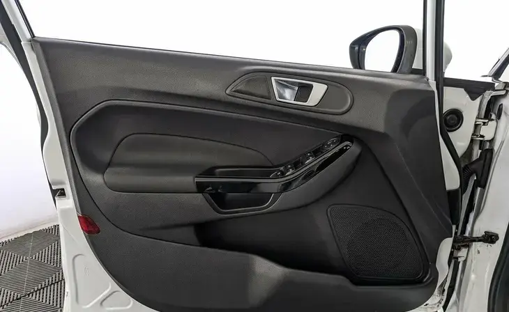 Ford Fiesta - Фото 17