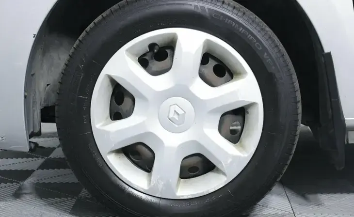 Renault Sandero - Фото 4