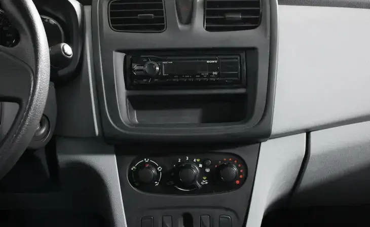 Renault Sandero - Фото 8