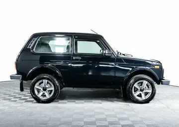 Lada Niva Legend