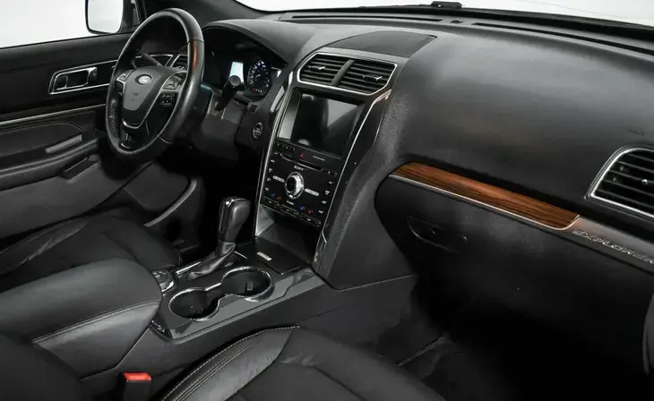 Ford Explorer - Фото 5
