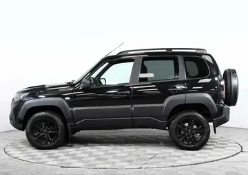 Lada Niva Travel