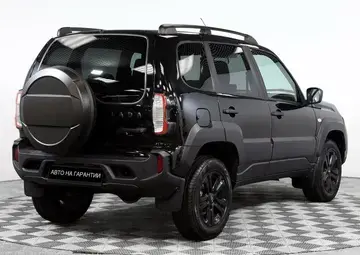 Lada Niva Travel