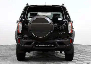 Lada Niva Travel