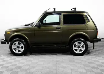 Lada Niva Legend